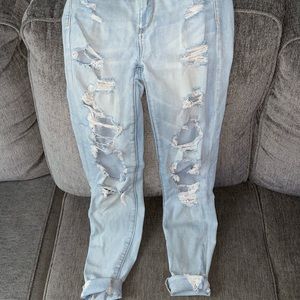 American Eagle distressed light wash jeans size 2, but super stretchy